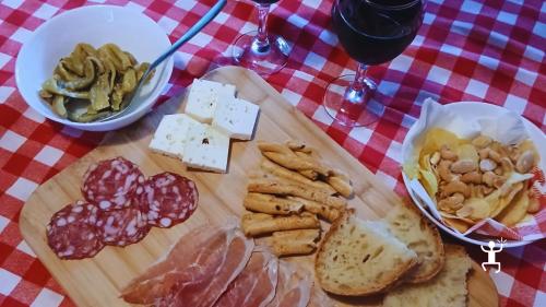 Escursione a cavallo tra i paesaggi di Sant’Agata de’ Goti con aperitivo, esperienza ideale per coppie e gruppi in Campania