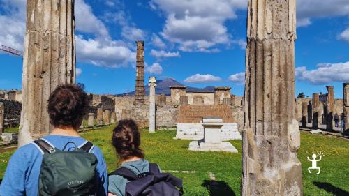 Tour agli Scavi di Pompei con guida archeologica e transfer incluso da Napoli per famiglie e viaggiatori in Campania