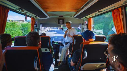 Ingresso salta la fila agli Scavi di Pompei con minivan da Napoli e guida esperta in archeologia, per famiglie