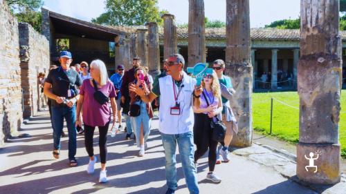 Esperienza culturale a Pompei con lavorazione artigianale del cammeo vesuviano per famiglie e gruppi