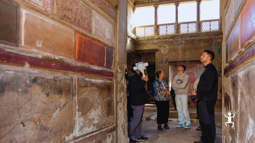 Visita guidata agli Scavi di Ercolano tra antiche domus e reperti romani per gruppi e amici in vacanza a Napoli