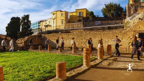 Esperienza archeologica agli Scavi di Ercolano con transfer incluso da Napoli per gruppi e amici