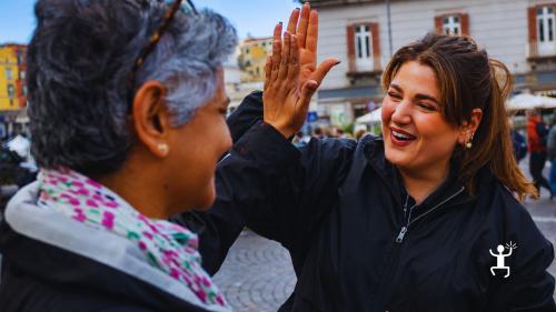 Esperienza culturale tra vicoli e antiche rovine romane di Napoli per amici, coppie e famiglie in Campania