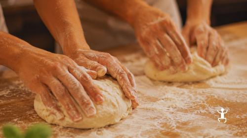 Laboratorio di pizza napoletana ad Acerra per coppie, gruppi e team building in Campania