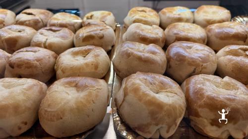 Esperienza culturale sulla storia della sfogliatella con degustazione guidata, ideale per team building e gruppi in Campania