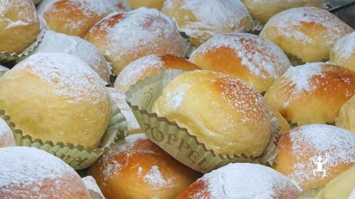 Caccia al tesoro interattiva tra quiz, missioni e sfide a squadre nel Rione Sanità con degustazione del celebre Fiocco di Neve di Napoli