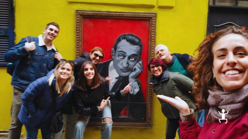 Caccia al tesoro nel Rione Sanità di Napoli tra quiz, missioni e sfide a squadre, ideale per eventi aziendali e team building