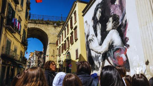 Caccia al tesoro nel Rione Sanità con accompagnatrice locale, racconti e curiosità, attività per famiglie, gruppi e scuole
