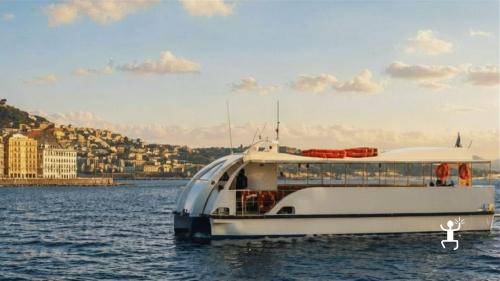 Giro panoramico nel Golfo di Napoli ideale per coppie in cerca di relax