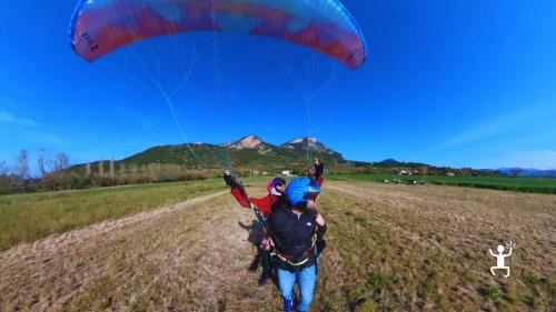 Panorama sulla costa cilentana durante un volo in parapendio a Capaccio Paestum, perfetta idea regalo