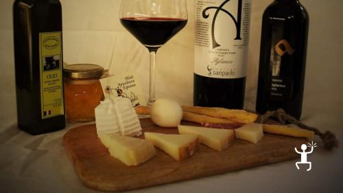 Degustazione guidata in Campania di vini e formaggi artigianali per un esperienza autentica in Campania