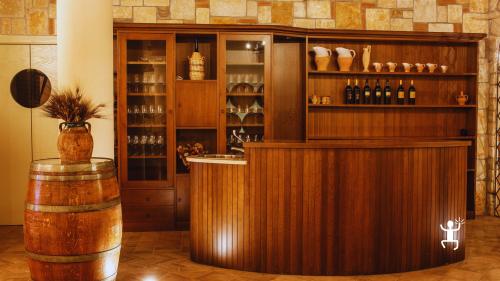 Degustazione vini Aglianico e Falanghina in cantina a Torrecuso nel Sannio Beneventano ideale per coppie e wine lovers 