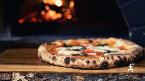 Esperienza per famiglie in Campania per imparare a fare la tradizionale pizza napoletana con ricette della tradizione 