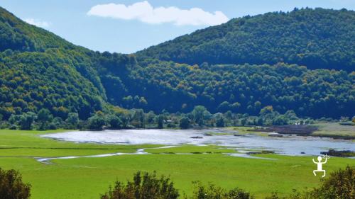 Escursione guidata tra faggete secolari e sentieri naturalistici del Parco del Matese ideale per coppie e gruppi in Campania