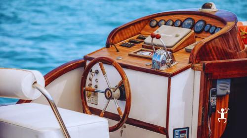 Gift idea in Ischia – moonlight boat dinner and midnight swim for two